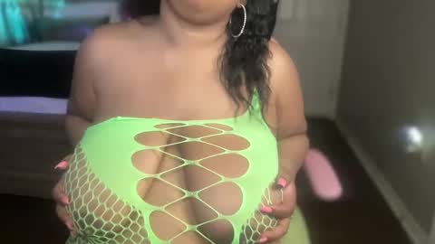 Snapshot of meetsouthernpeach chatting on 9, 3, 2025 Southern Peach online show from 9, 3, 2025