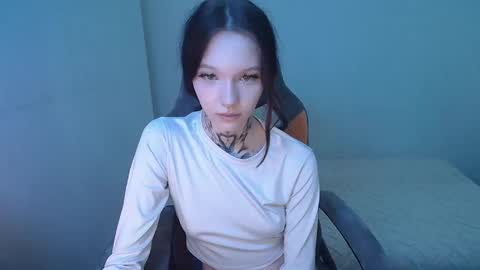 Snapshot of mefwhore chatting on 28, 1, 2025 mefwhOre online show from 28, 1, 2025