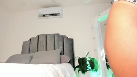 Snapshot of megan__88 chatting on 19, 1, 2025 megan online show from 19, 1, 2025