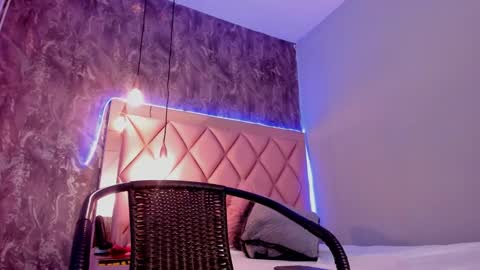 M E G A N online show from 19, 1, 2025