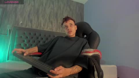 M E G A N online show from 26, 1, 2025