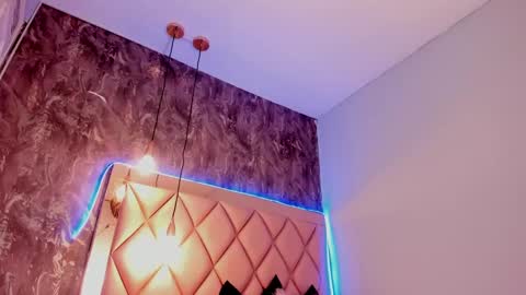 M E G A N online show from 20, 2, 2025