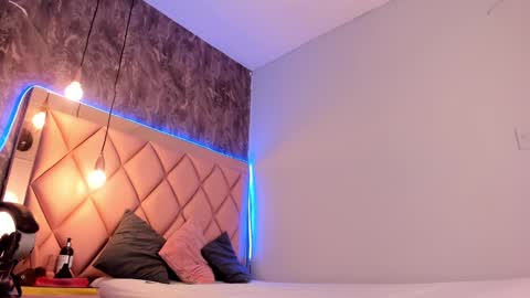 M E G A N online show from 27, 2, 2025