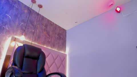 M E G A N online show from 18, 7, 2026