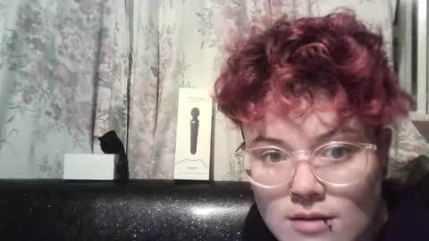 Megan and sophi online show from 30, 12, 2024