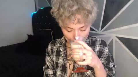 Megan and sophi online show from 21, 12, 2025