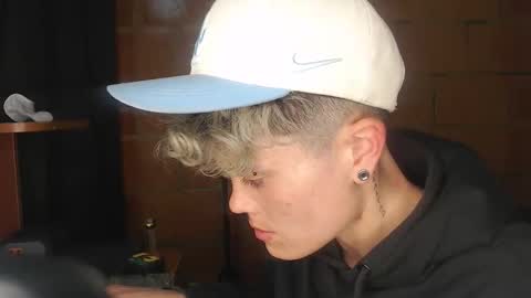 Megan and sophi online show from 12, 4, 2026