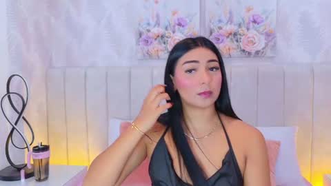 Snapshot of megan_cruzgb chatting on 10, 7, 2026 Carolina Paez online show from 10, 7, 2026