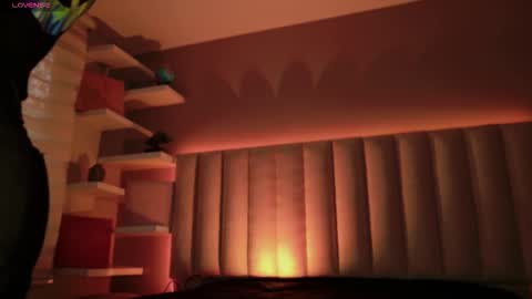 Snapshot of megan_moore__ chatting on 28, 10, 2025 online show from 28, 10, 2025