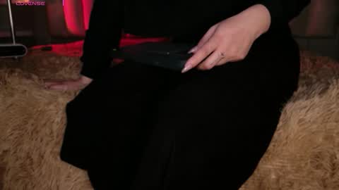 Snapshot of megan_moore__ chatting on 4, 12, 2025 online show from 4, 12, 2025