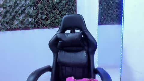 Snapshot of megan_whitte_01 chatting on 15, 2, 2025 megan white 01  online show from 15, 2, 2025