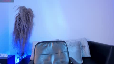 Snapshot of megancoxx_ chatting on 15, 11, 2025 Megan - Every day from 530 to 200 pm COL online show from 15, 11, 2025