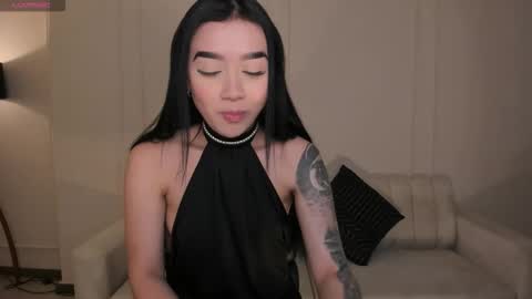 Snapshot of megancross1 chatting on 14, 11, 2025 Megan Cross online show from 14, 11, 2025