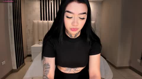 Snapshot of megancross1 chatting on 23, 11, 2025 Megan Cross online show from 23, 11, 2025