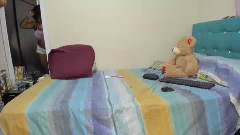 Snapshot of meganhotxx2 chatting on 20, 12, 2025 megan online show from 20, 12, 2025