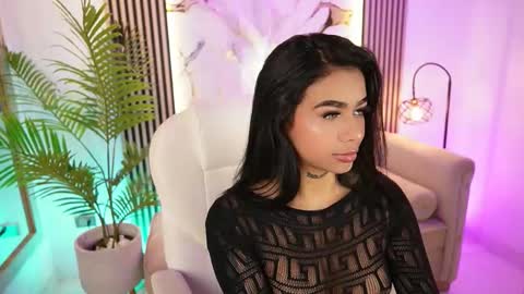 Megan Lowell online show from 18, 11, 2025