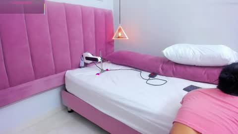 Snapshot of megansaenz_1 chatting on 15, 9, 2025 Megan online show from 15, 9, 2025