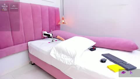 Snapshot of megansaenz_1 chatting on 29, 10, 2025 Megan online show from 29, 10, 2025