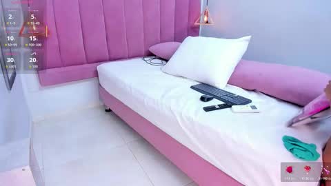 Snapshot of megansaenz_1 chatting on 30, 10, 2025 Megan online show from 30, 10, 2025