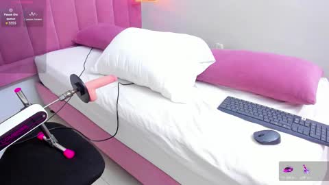 Snapshot of megansaenz_1 chatting on 1, 11, 2025 Megan online show from 1, 11, 2025