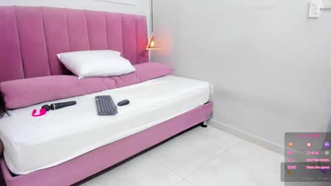 Snapshot of megansaenz_1 chatting on 25, 11, 2025 Megan online show from 25, 11, 2025