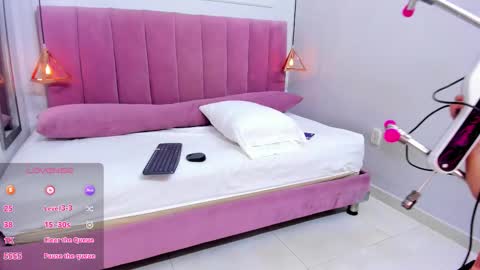 Snapshot of megansaenz_1 chatting on 18, 12, 2025 Megan online show from 18, 12, 2025