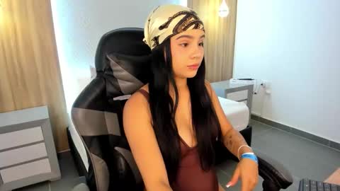 Snapshot of megara_x chatting on 4, 11, 2025 M E G A R A online show from 4, 11, 2025