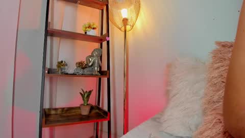 Snapshot of meggan_jade chatting on 6, 3, 2025 Meggan online show from 6, 3, 2025