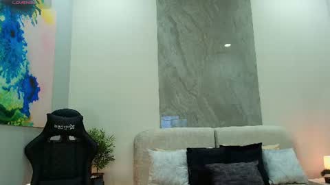 Snapshot of meggan_luxx chatting on 8, 7, 2026 MEGGAN LUXX online show from 8, 7, 2026