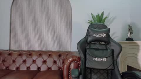Snapshot of meggan_luxx chatting on 14, 7, 2026 MEGGAN LUXX online show from 14, 7, 2026