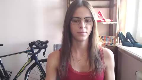 Megi online show from 9, 4, 2026