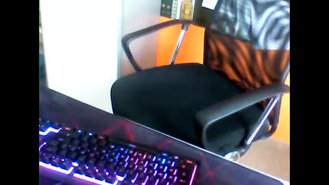 Snapshot of meks5544 chatting on 27, 2, 2025 meks5544 online show from 27, 2, 2025