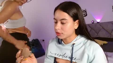 Snapshot of melani_bear chatting on 23, 4, 2026 MELANI online show from 23, 4, 2026