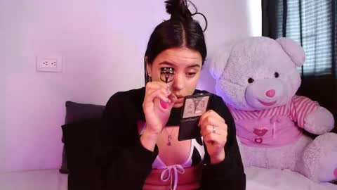 Snapshot of melani_bear chatting on 25, 5, 2026 MELANI online show from 25, 5, 2026