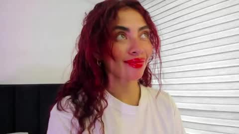 Snapshot of melanie_roux_ chatting on 5, 6, 2026 Melanie roux online show from 5, 6, 2026
