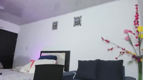 Snapshot of melaniie_roussel chatting on 3, 12, 2025 melaniie_roussel online show from 3, 12, 2025