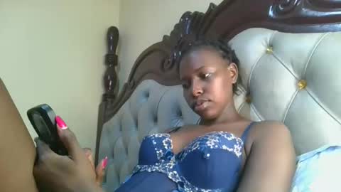 Snapshot of melaninblue chatting on 3, 5, 2026 melaninblue online show from 3, 5, 2026