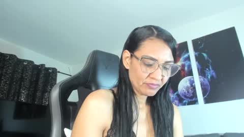 melannia_hills online show from 26, 2, 2025