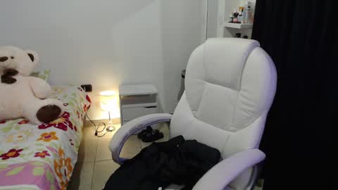 Snapshot of melanniegarzon chatting on 11, 3, 2025 Melannie online show from 11, 3, 2025