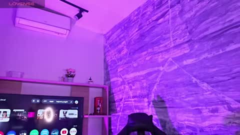 MelanyLuv online show from 5, 4, 2026