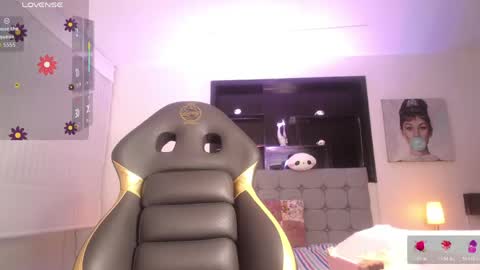 melanny_petite online show from 10, 5, 2026