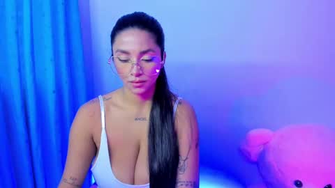 Melanny online show from 7, 10, 2025