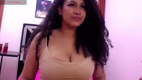Snapshot of melany_garden chatting on 1, 10, 2025 LAURA online show from 1, 10, 2025