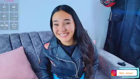    Independent model online show from 10, 10, 2025