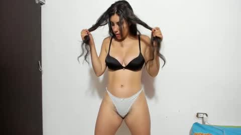 Meli Mejia online show from 5, 3, 2025