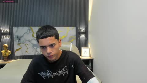 Snapshot of meliodas18_ chatting on 19, 10, 2025 Meliodas online show from 19, 10, 2025