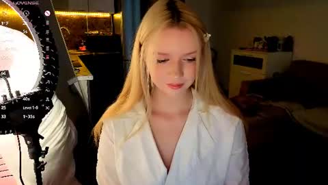 Mel or Lissa 3 Welcome here online show from 15, 7, 2026