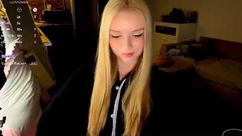 Mel or Lissa 3 Welcome here online show from 28, 7, 2026