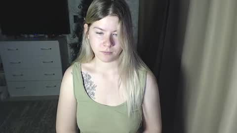 Melissa  Ray online show from 23, 12, 2024