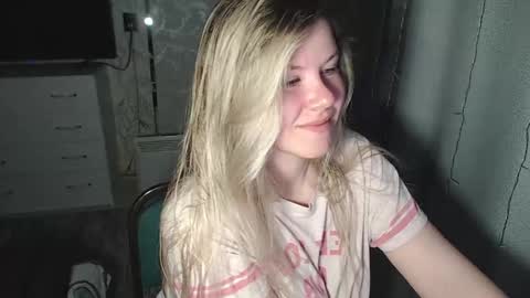 Melissa  Ray online show from 1, 2, 2025